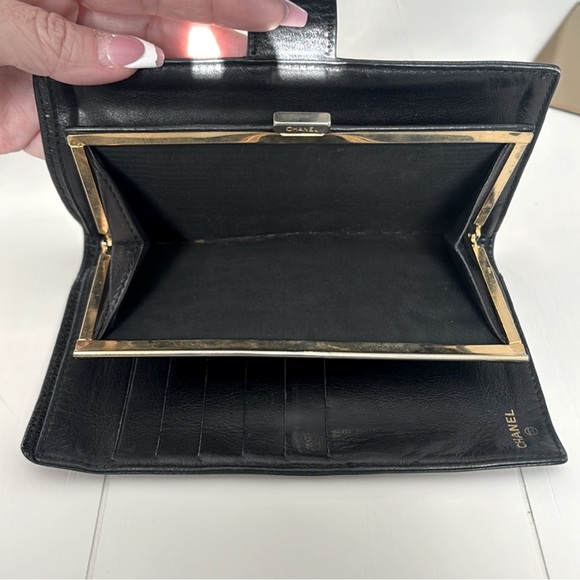 Chanel Black Leather Caviar Interlocking CC Long Bi-fold Wallet - Picture 7 of 17